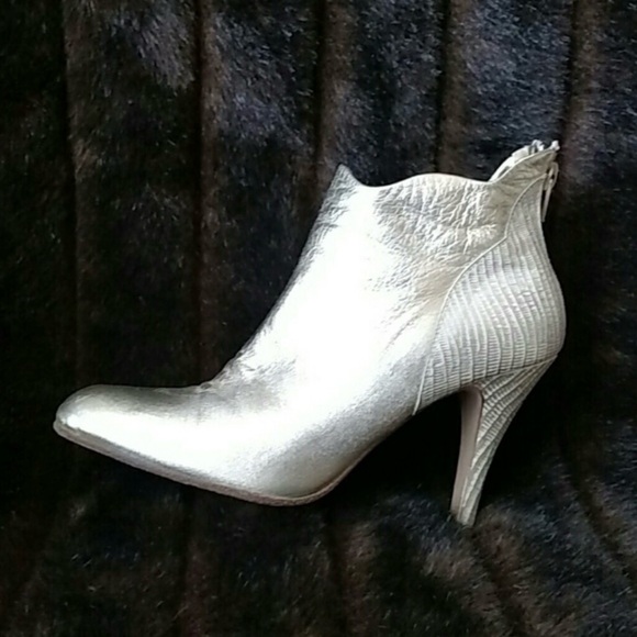 Help find Mima Venezia Silver Ankle heel Boots - Picture 1 of 4